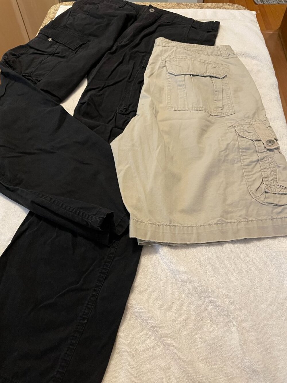Cargo Bundle: Levis SUPER SOFT Cotton Cargo Pants 36x32 & sz 38 Union Bay Shorts